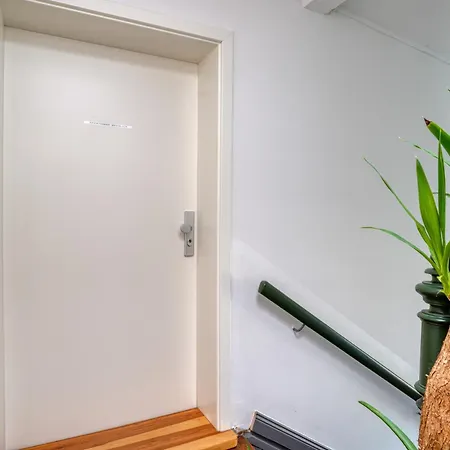 アパート Zuarin Seeblick - Ganzes Direkt Am Schlossgarten Von Mit Dschungelfeeling